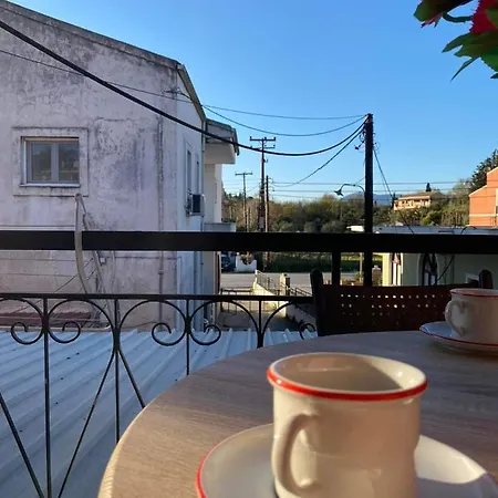 Lavranos Apartament *