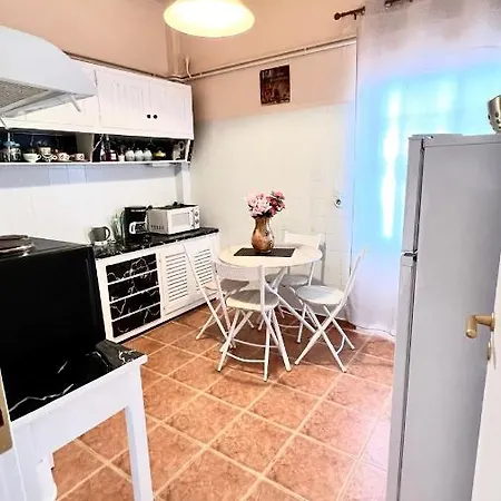 Lavranos Apartament Alepou